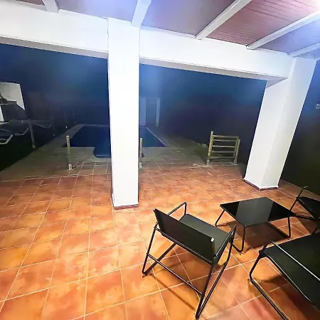 Chalet Con Piscina Privada Y Aire Condicionado Holiday home